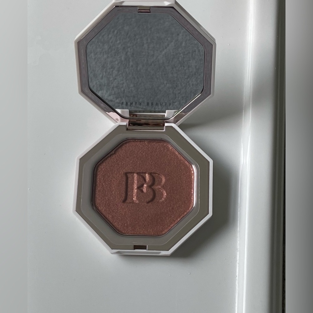 Fenty Beauty- Penny4uthots